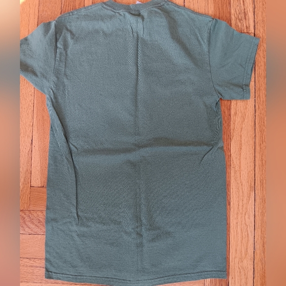 Gildan Green Short Sleeve Tee with Hand Design - Picture 9 of 9